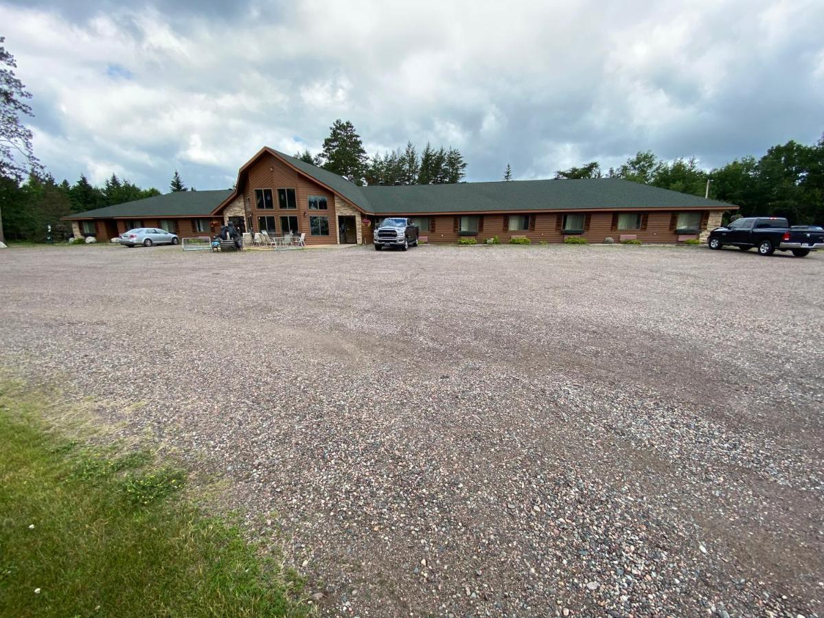 Boulder Bear Motor Lodge Boulder Junction Exterior photo