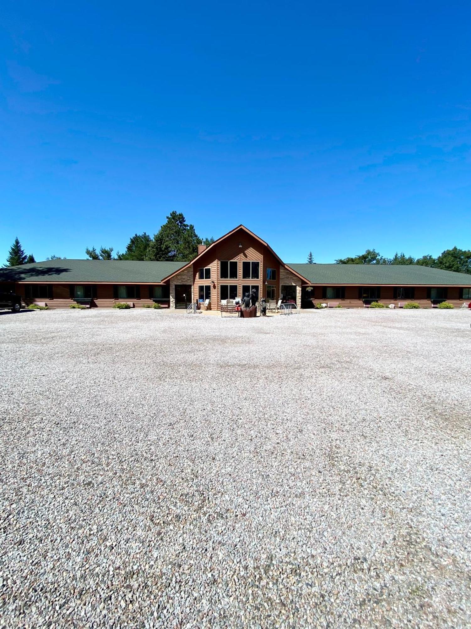 Boulder Bear Motor Lodge Boulder Junction Exterior photo